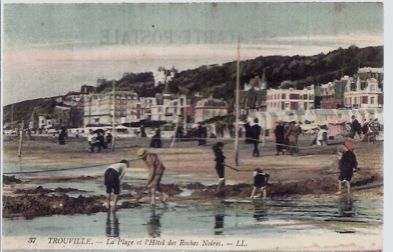 Carte Postale 14 Trouville La Plage Et L Hotel Des Roches Noires Non Voyage Dos D